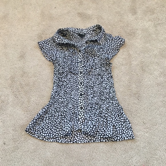 East 5th Short Sleeve Button Down Top - Picture 2 of 3